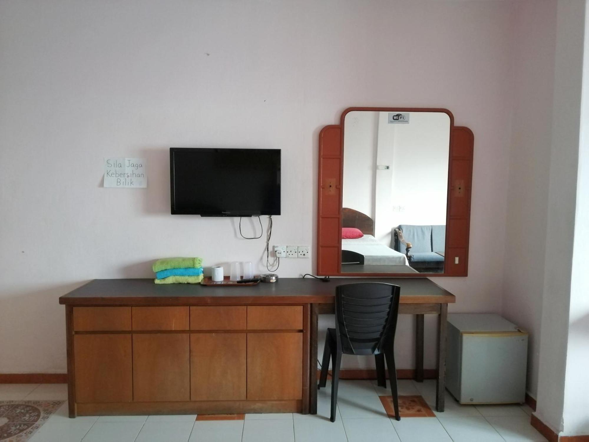 New Budget Inn Hotel Chukai Ngoại thất bức ảnh