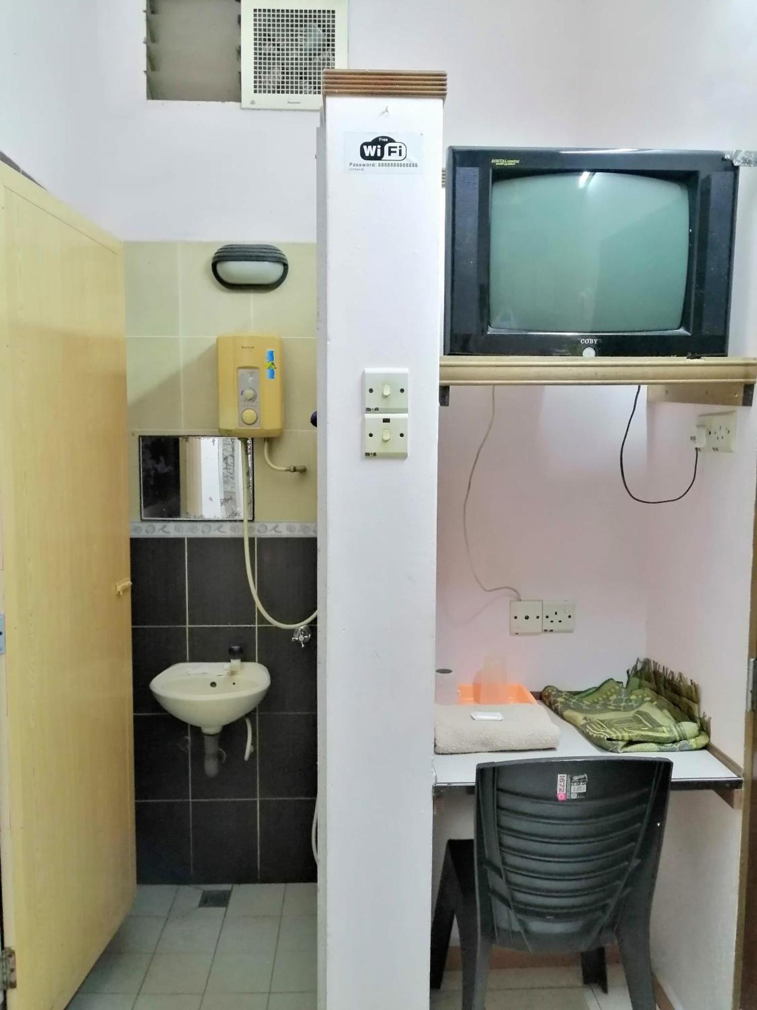 New Budget Inn Hotel Chukai Ngoại thất bức ảnh
