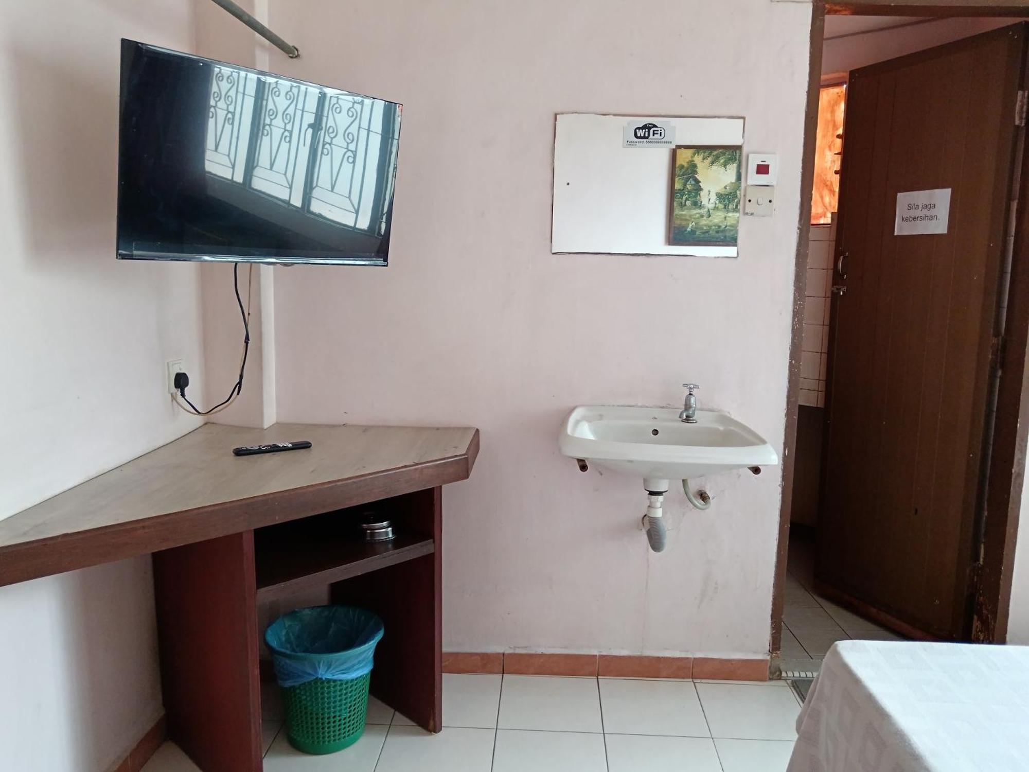 New Budget Inn Hotel Chukai Ngoại thất bức ảnh