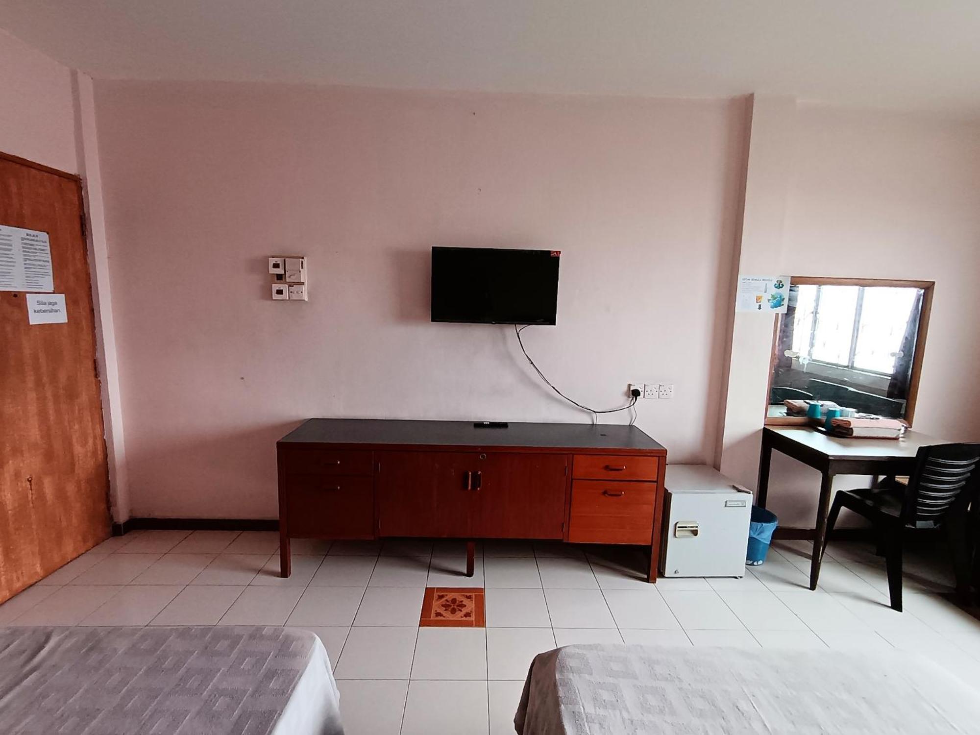 New Budget Inn Hotel Chukai Ngoại thất bức ảnh