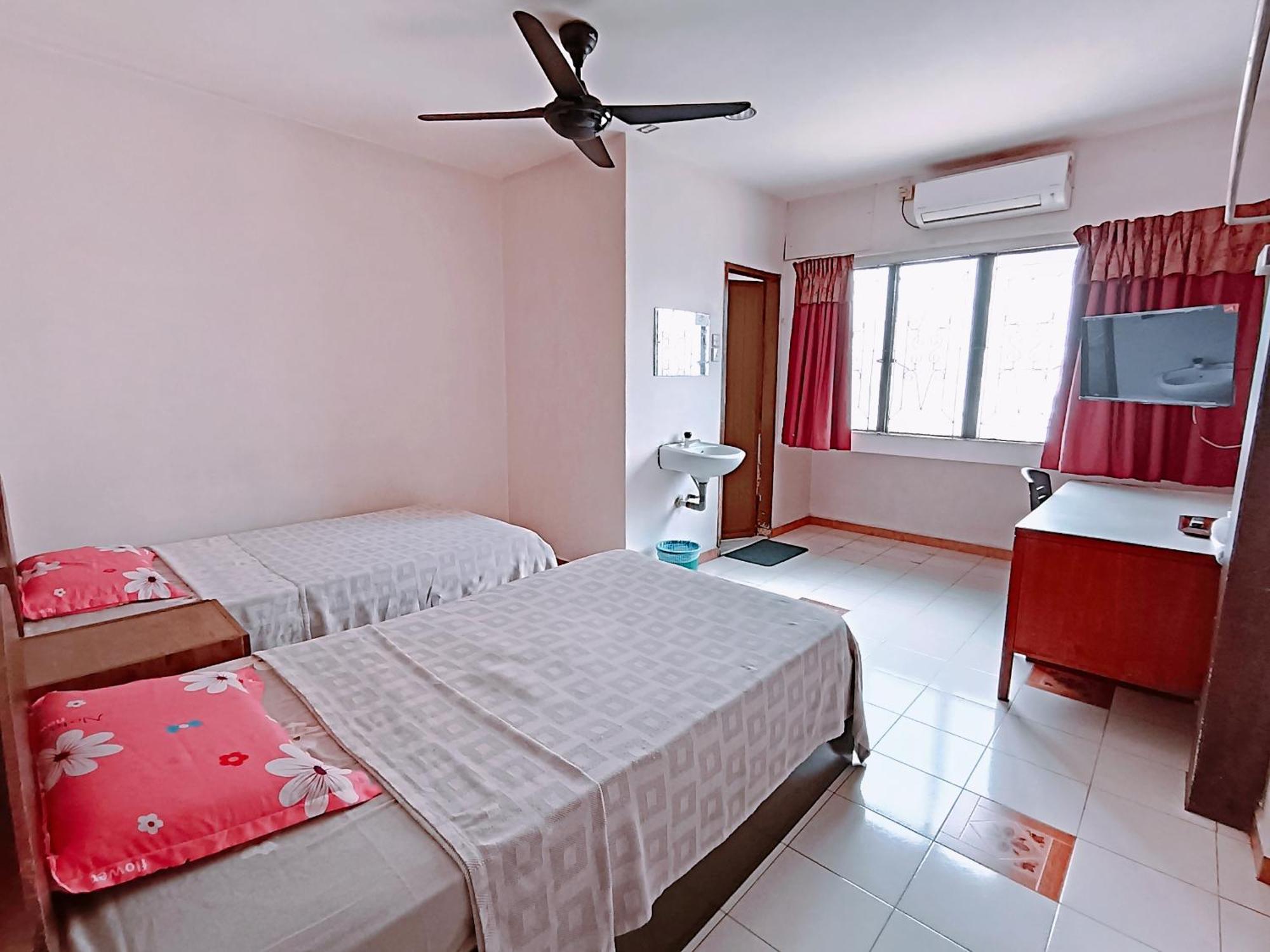 New Budget Inn Hotel Chukai Ngoại thất bức ảnh
