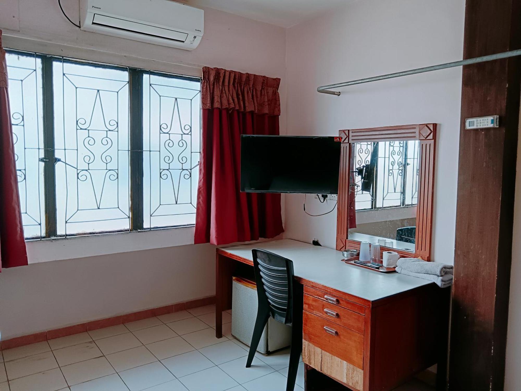 New Budget Inn Hotel Chukai Ngoại thất bức ảnh